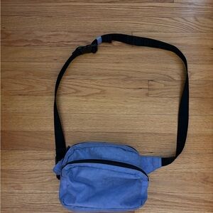 BAGGU Blue Belt Bag